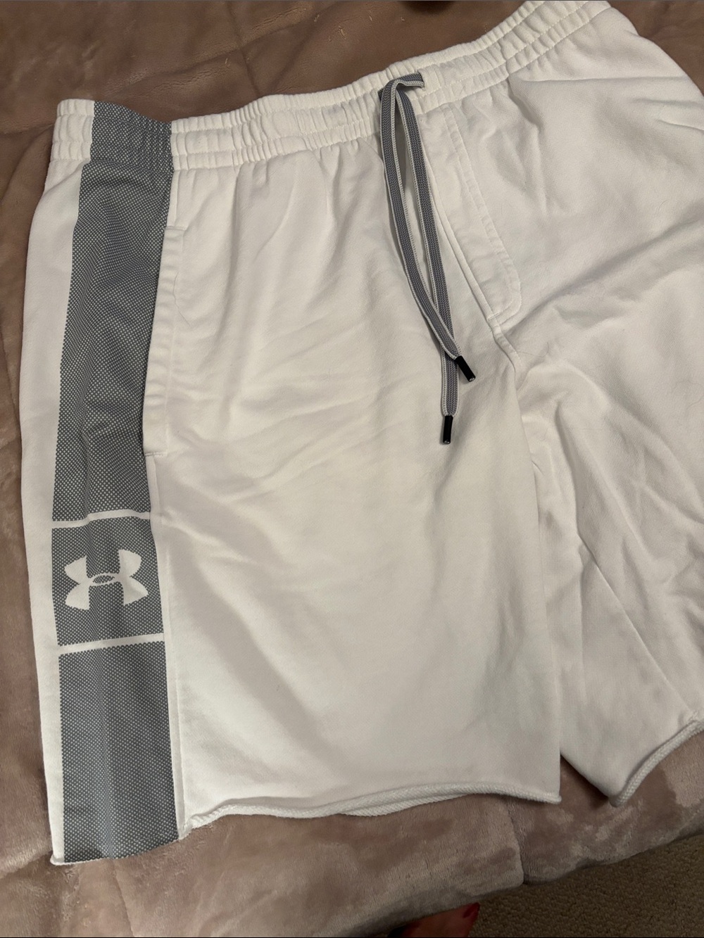 Under Armour Men’s White Athletic Shorts with Gray Side Panel